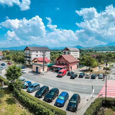 Apartament Zarnesti „Saturn” Buitenkant foto