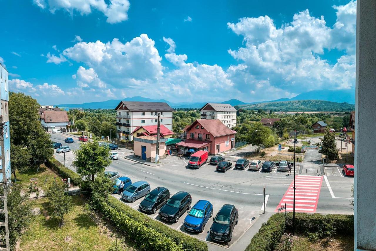 Apartament Zarnesti „Saturn” Buitenkant foto