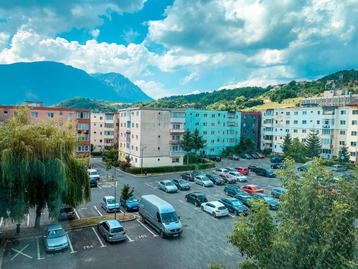 Apartament Zarnesti „Saturn” Buitenkant foto